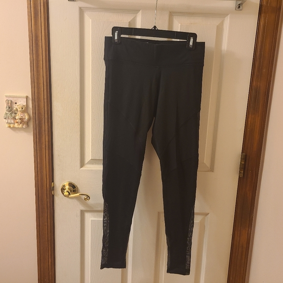 PINK Victoria's Secret Ultimate Yoga Leggings - Pure Mesh Piecing - Size Small - Picture 4 of 9